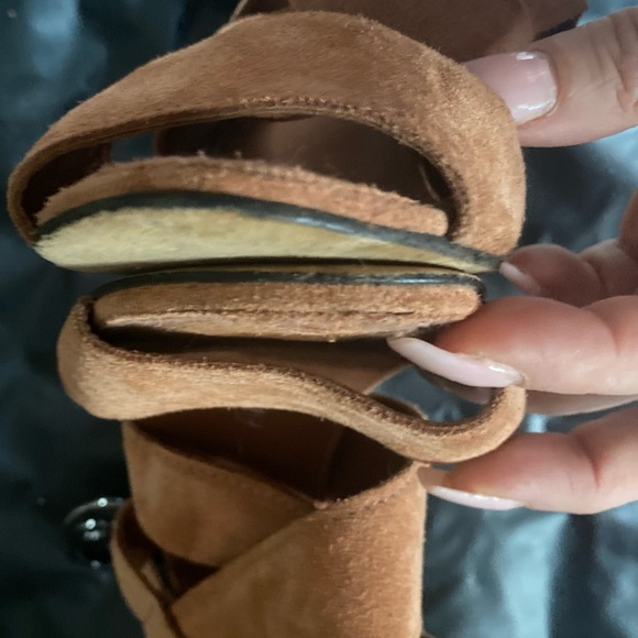 Chanel shoes - Picture 3 of 13